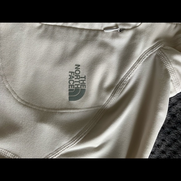 The North Face 1/4 zip up active wear top. - Picture 6 of 7